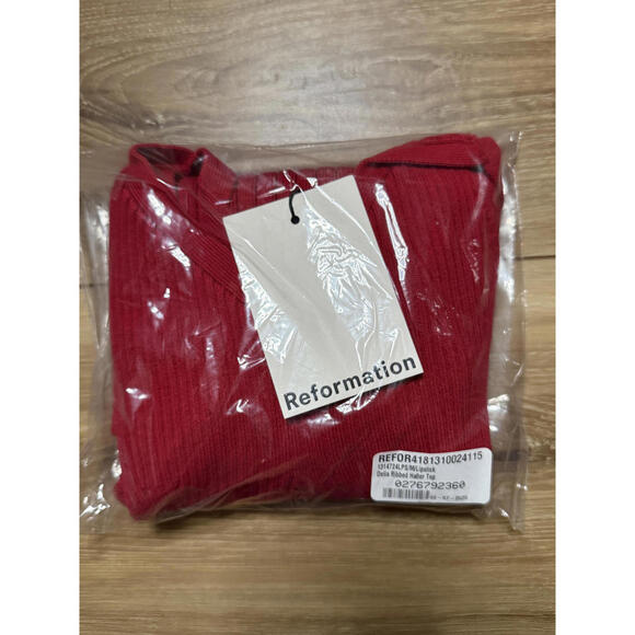 NWT! Reformation Delia Ribbed Halter Top in Lipstick Size Medium - Picture 2 of 4